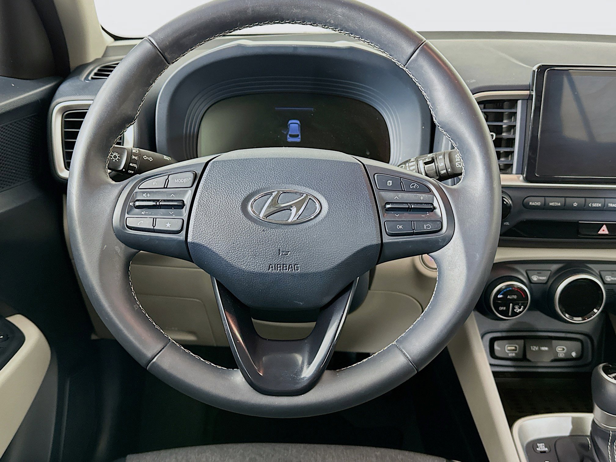 Used 2023 Hyundai Venue Limited w/ Cargo Package image 18