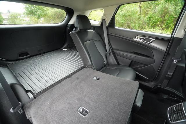 Used 2023 Kia Sportage EX image 32