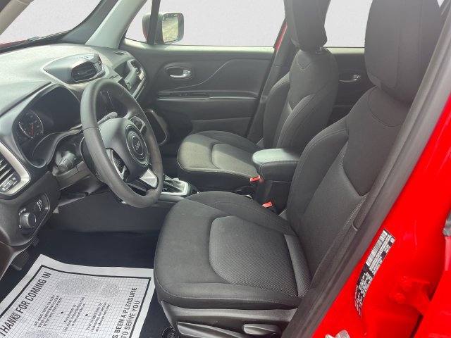 Used 2023 Jeep Renegade Latitude AWD/4WD image 9