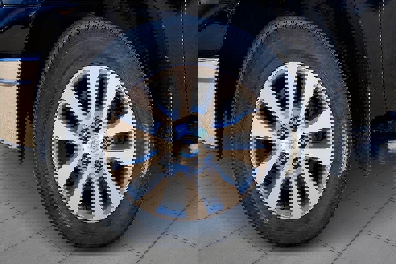 Used 2011 Toyota Tundra Limited w/ Platinum Pkg image 11