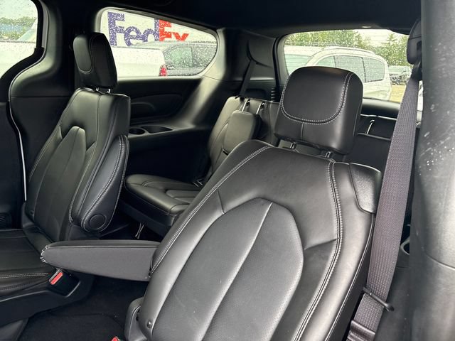 Used 2026 Chrysler Pacifica Select AWD/4WD image 10
