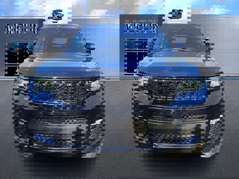 Used 2024 Jeep Grand Cherokee L Limited w/ Black Appearance Package image 2