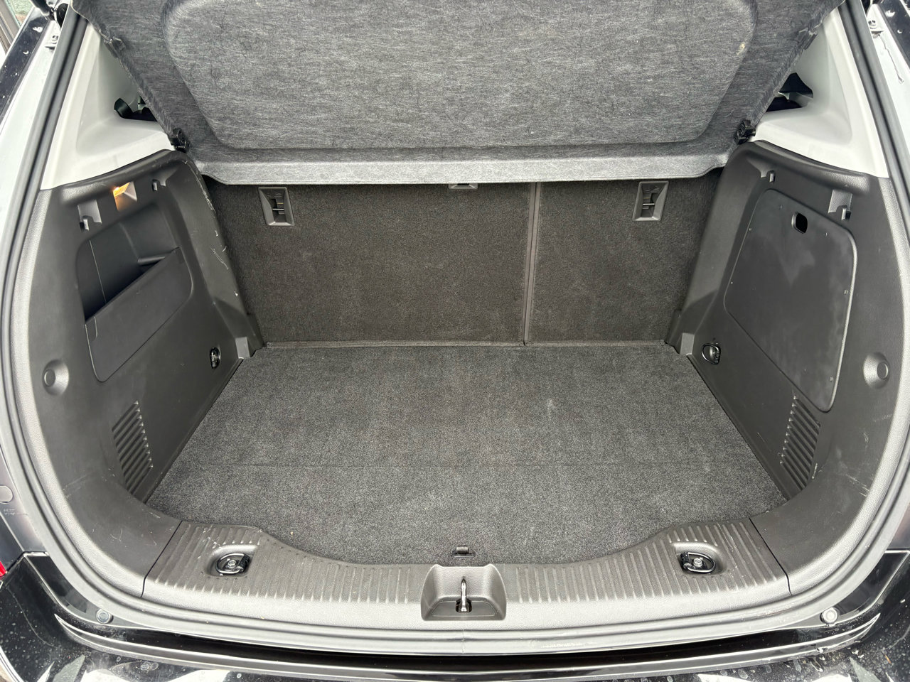 Used 2020 Chevrolet Trax LT w/ LT Convenience Package image 52