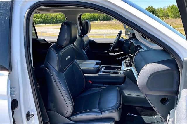 Used 2025 Ford Expedition Max Platinum AWD/4WD image 30