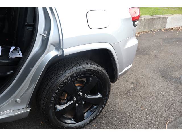 Used 2015 Jeep Grand Cherokee Altitude AWD/4WD image 12