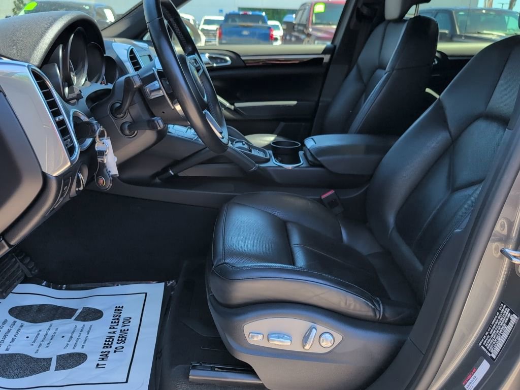 Used 2016 Porsche Cayenne image 8