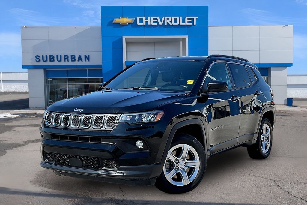 Used 2024 Jeep Compass Latitude AWD/4WD image 1