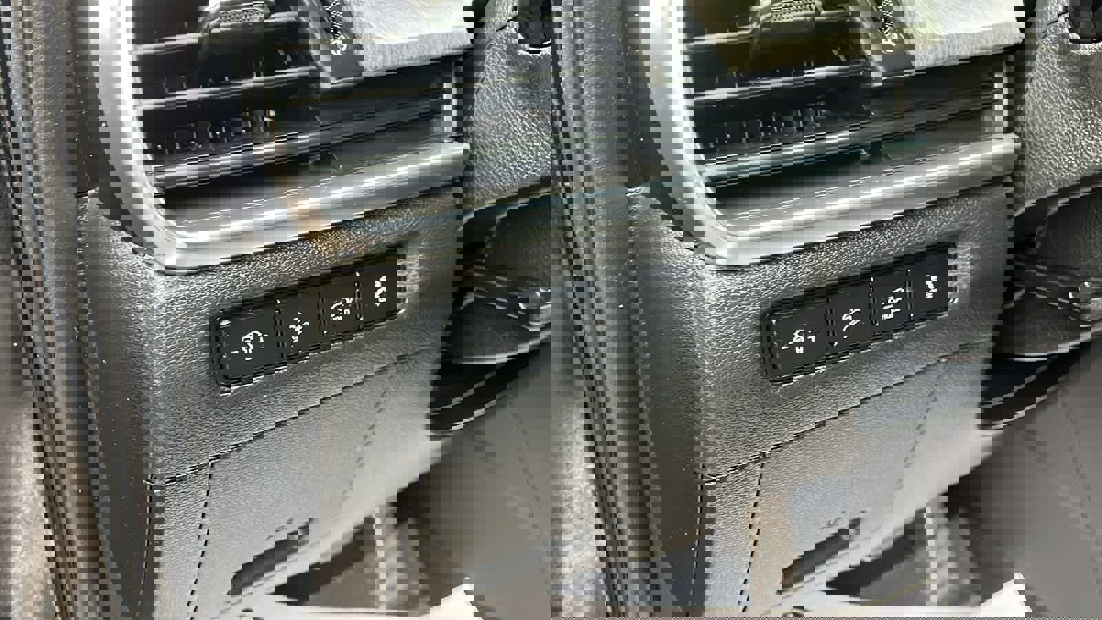 Used 2024 Kia Telluride SX Prestige w/ Towing Package image 24