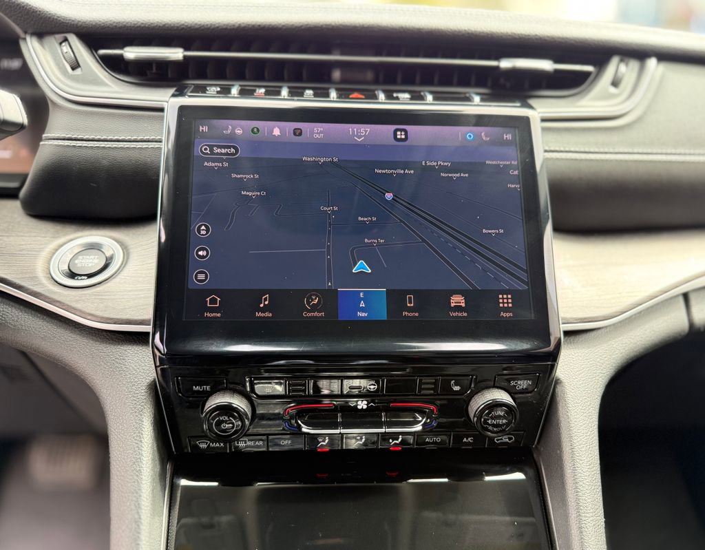 Used 2023 Jeep Grand Cherokee L Limited image 9