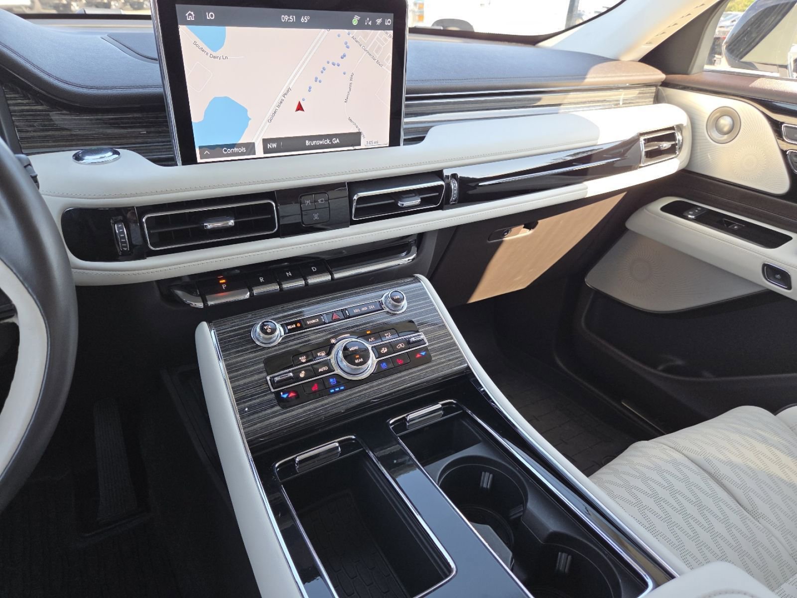 Used 2024 Lincoln Aviator Black Label AWD/4WD image 34