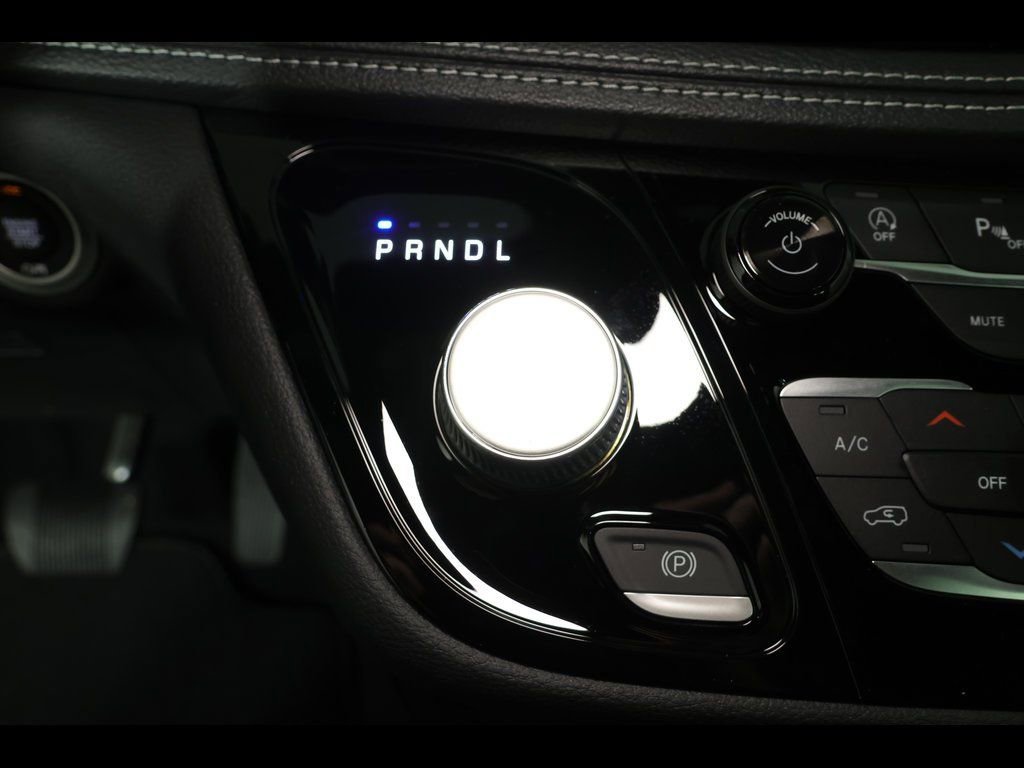 New 2026 Chrysler Pacifica Select image 19