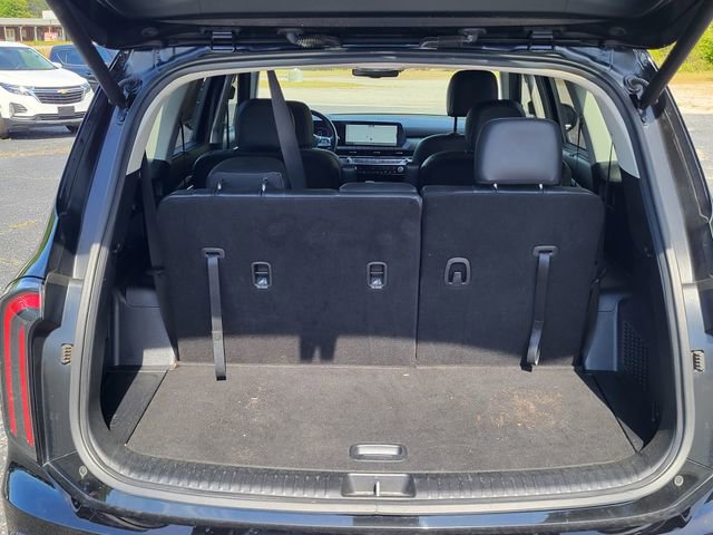 Used 2024 Kia Telluride EX w/ EX Captain's Chair Package image 4