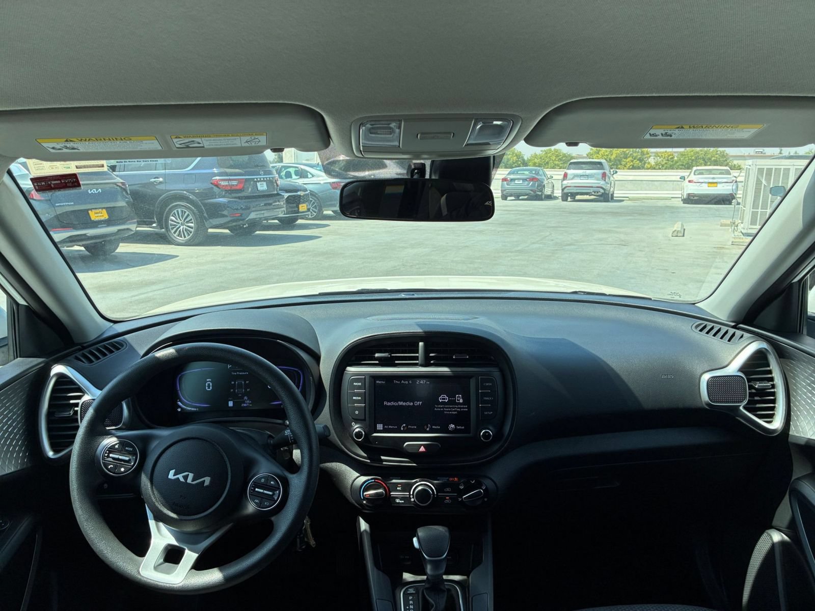 Used 2025 Kia Soul LX w/ LX Technology Package FWD image 30