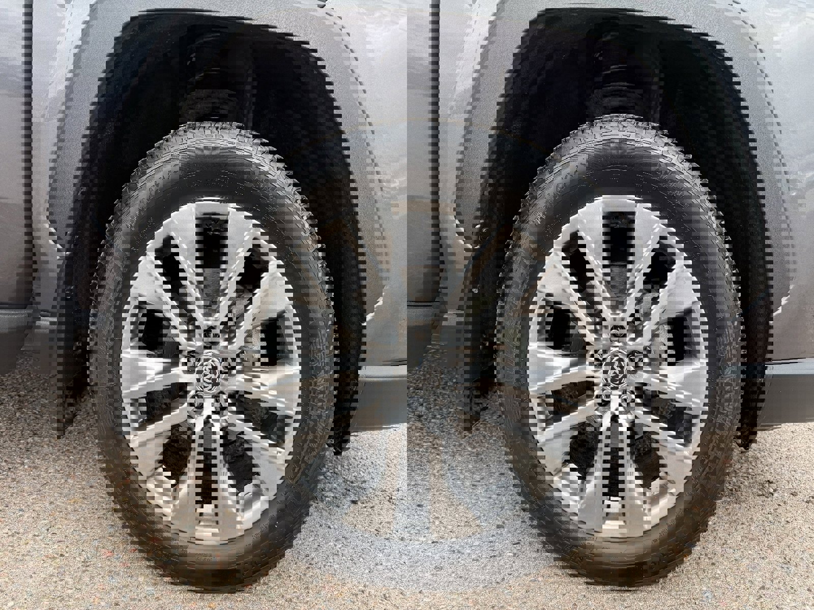 Used 2023 Toyota RAV4 XLE Premium image 10