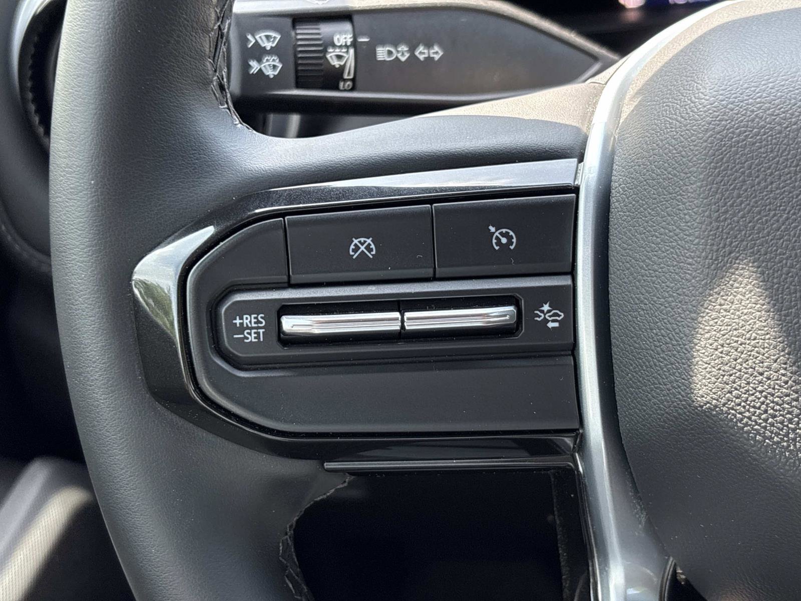 Used 2023 Chevrolet Colorado LT w/ LT Convenience Package II AWD/4WD image 17