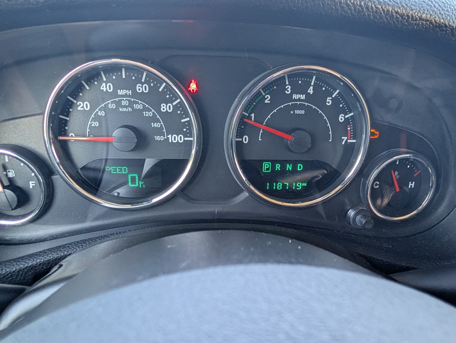 Used 2015 Jeep Wrangler Unlimited Sahara w/ Connectivity Group AWD/4WD image 15
