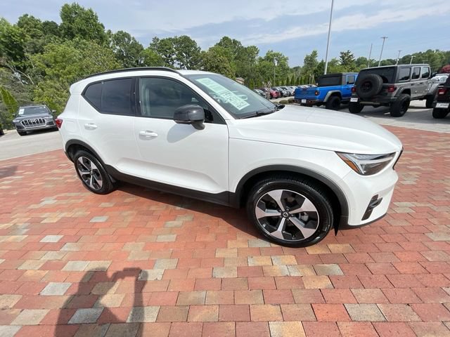 Used 2026 Volvo XC40 B5 Plus AWD/4WD image 37