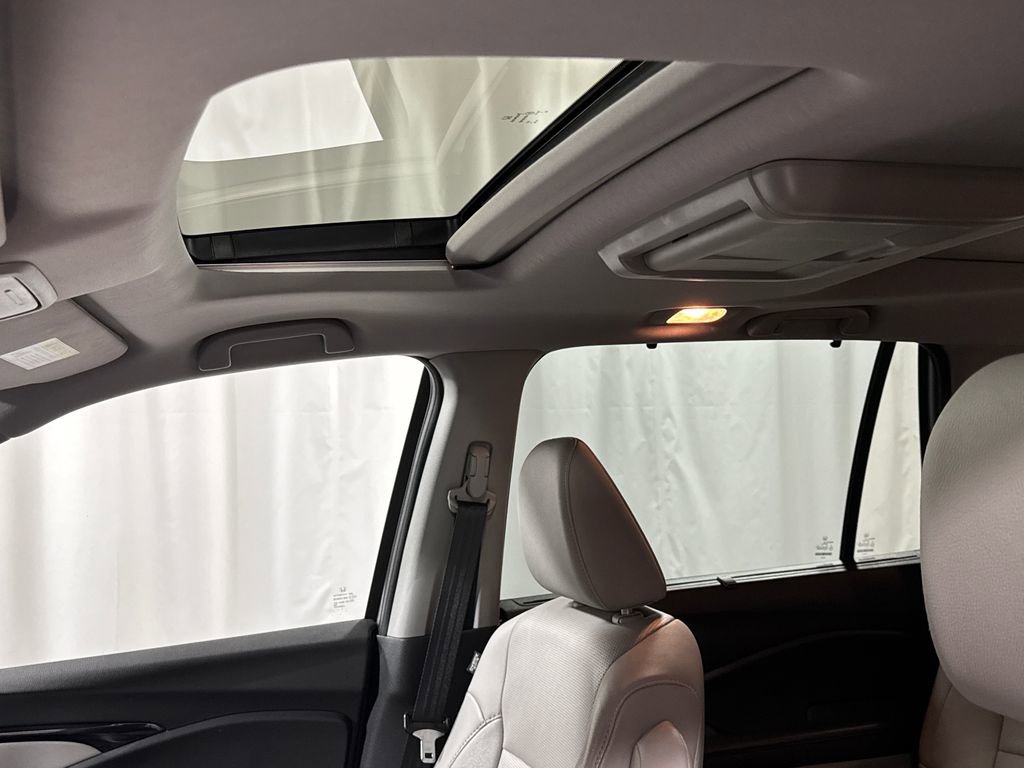 Used 2016 Honda Pilot Elite image 25