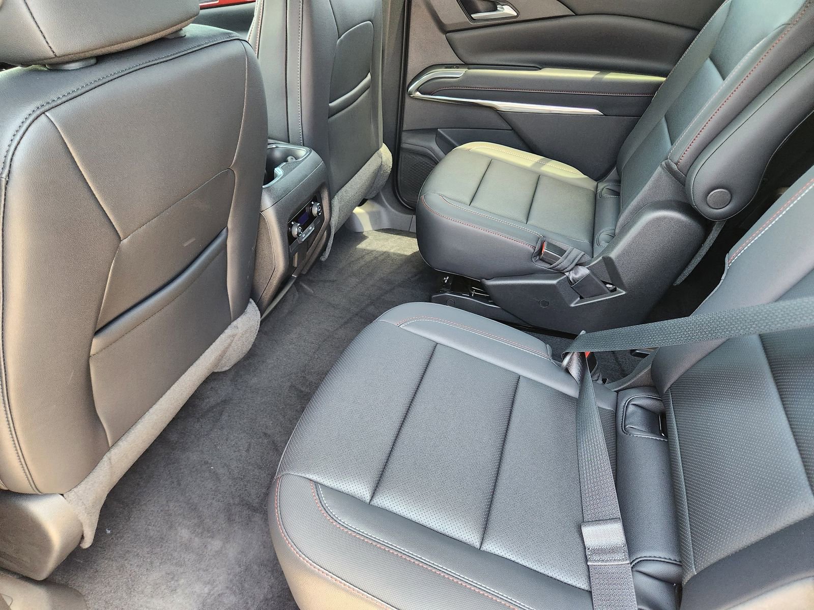 New 2026 Chevrolet Traverse Z71 w/ Driver Confidence Package AWD/4WD image 24