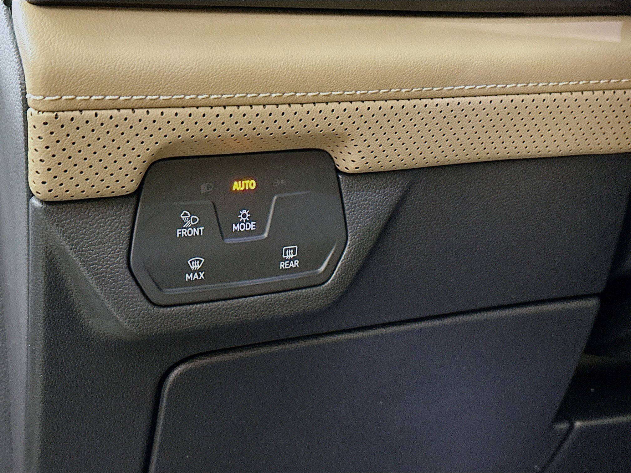 New 2026 Volkswagen Atlas Cross Sport SE image 10