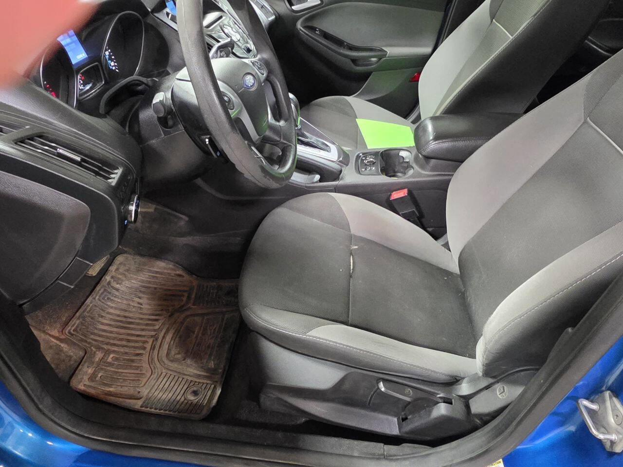 Used 2014 Ford Focus SE w/ SE Winter Package image 17