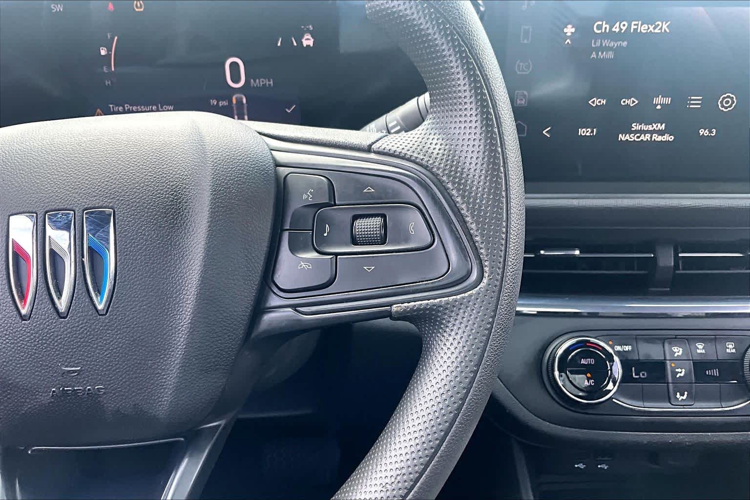 Used 2025 Buick Envista Preferred FWD image 25