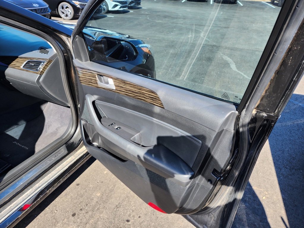 Used 2016 Hyundai Sonata Limited w/ Option Group 04 image 10