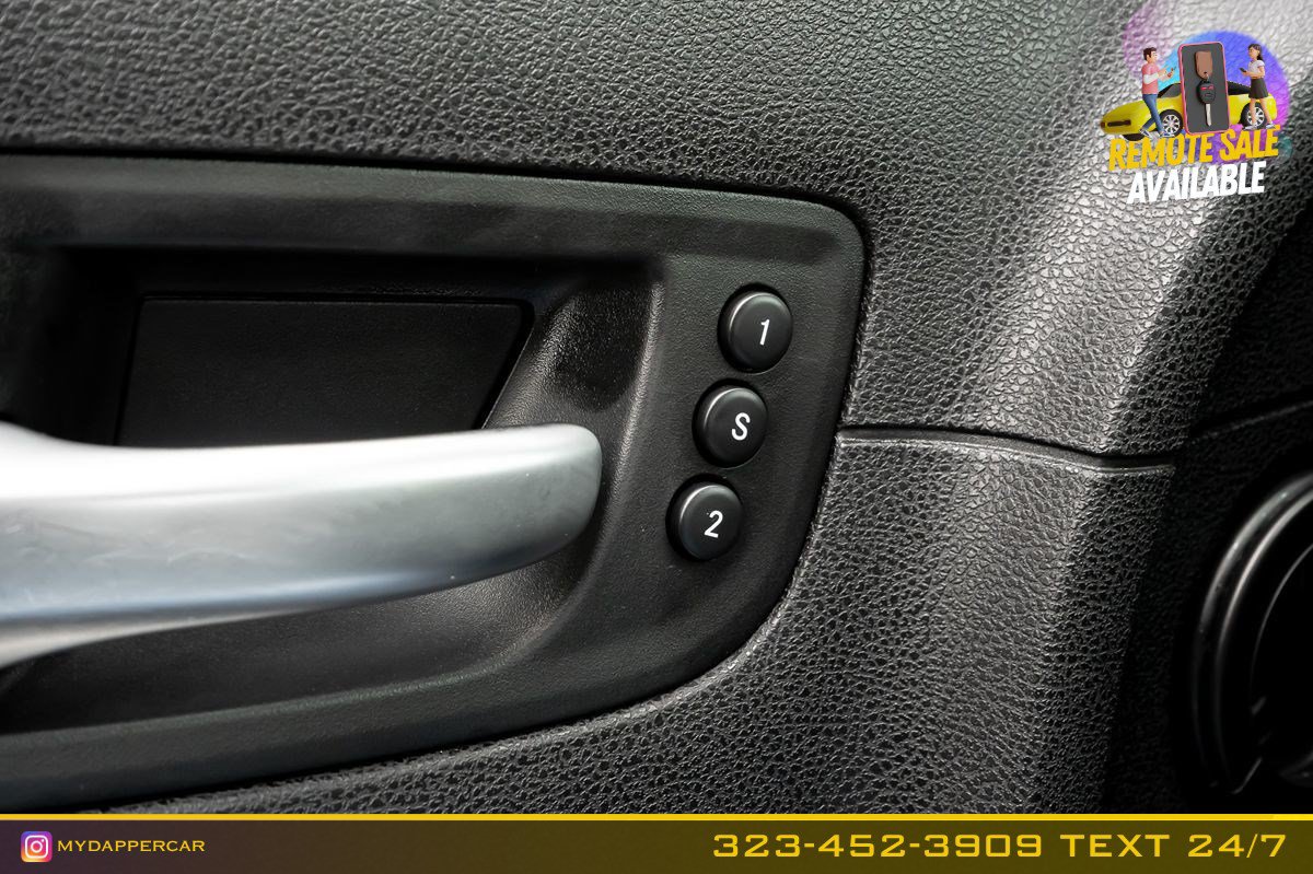 Used 2016 Chrysler 300 C RWD image 27