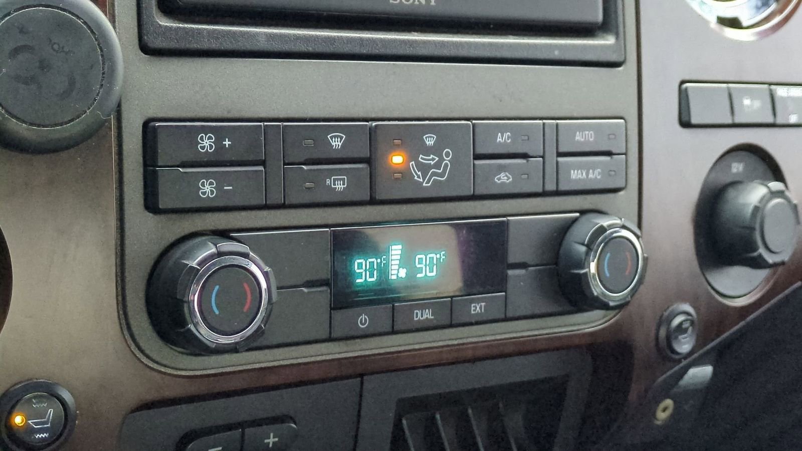 Used 2012 Ford F350 Lariat w/ Chrome Pkg image 30