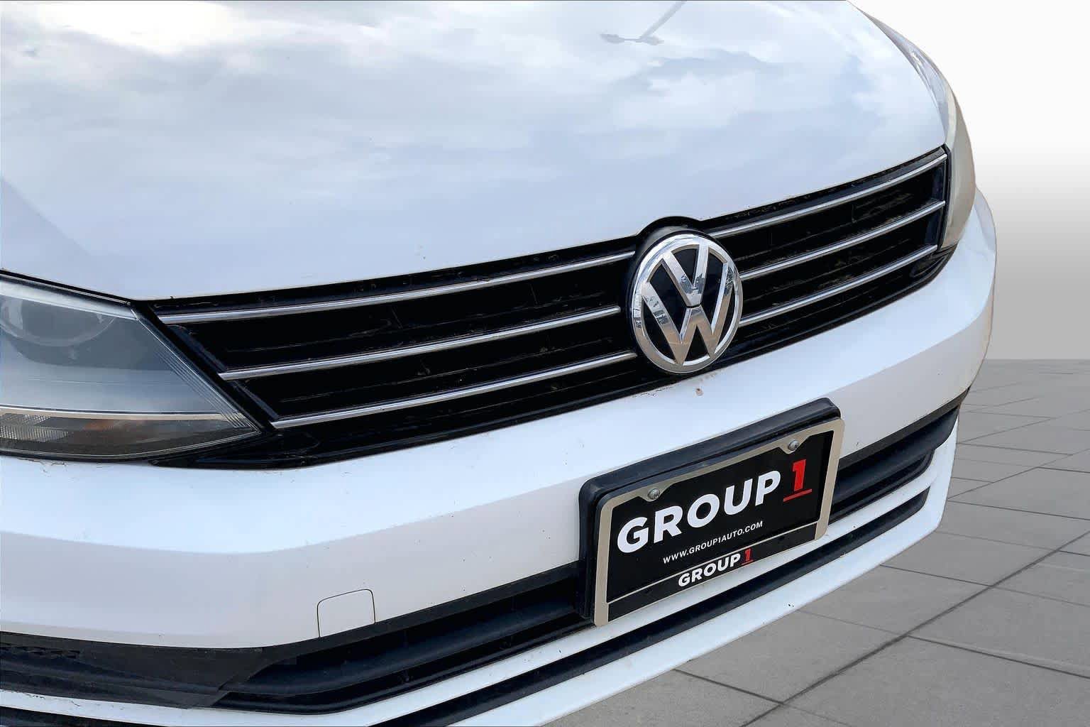 Used 2015 Volkswagen Jetta SE FWD image 28