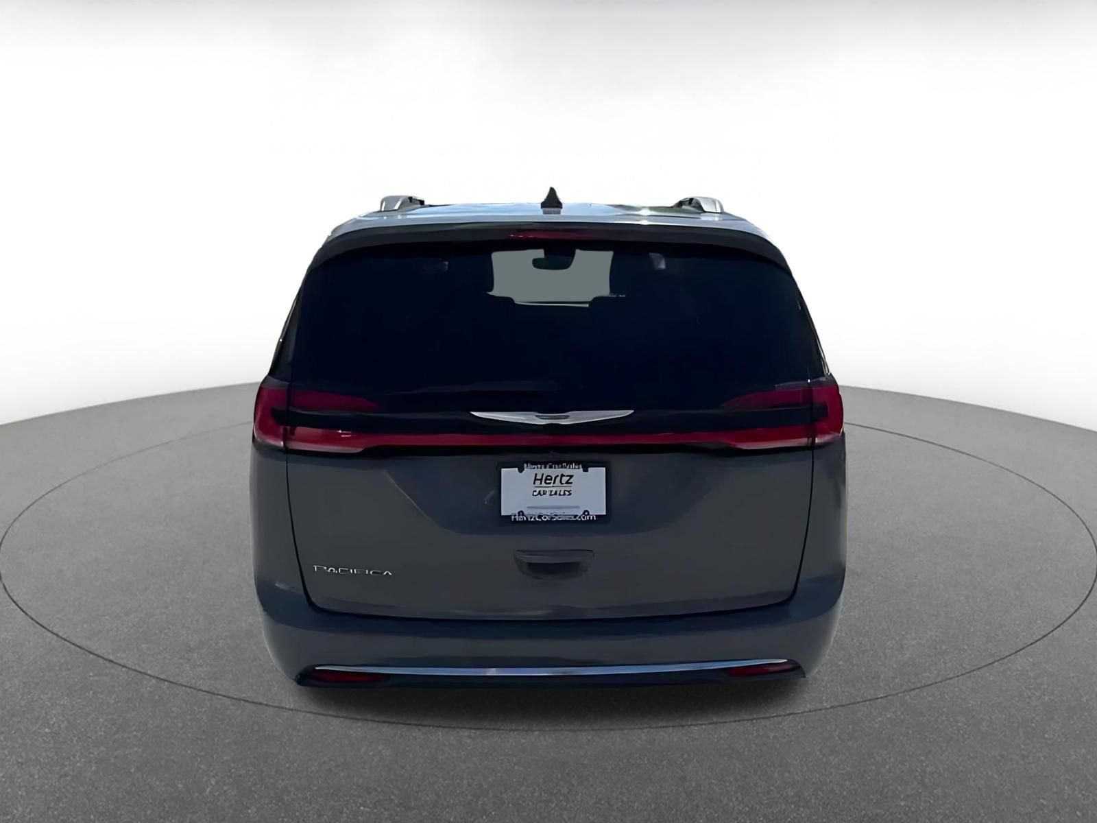 Used 2022 Chrysler Pacifica Touring-L FWD image 10