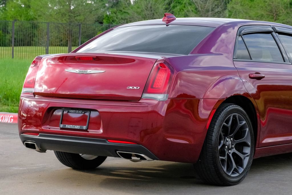 Used 2019 Chrysler 300 Touring w/ Sport Appearance Package image 12