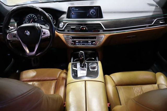 Used 2016 BMW 750i xDrive AWD/4WD image 13
