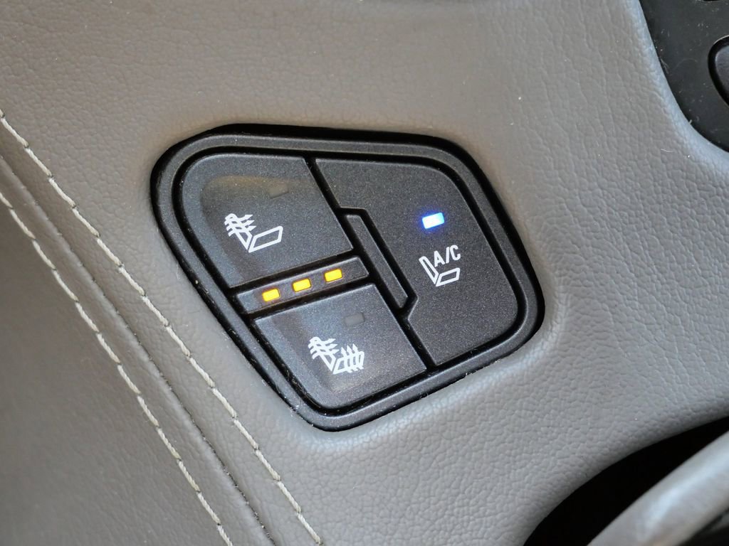 Used 2016 GMC Yukon XL Denali w/ Open Road Package image 49