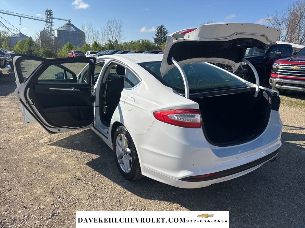 Used 2016 Ford Fusion SE FWD image 26