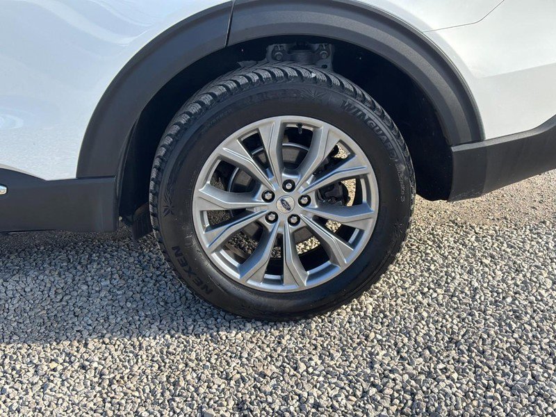 Used 2022 Ford Explorer XLT w/ Equipment Group 202A image 11