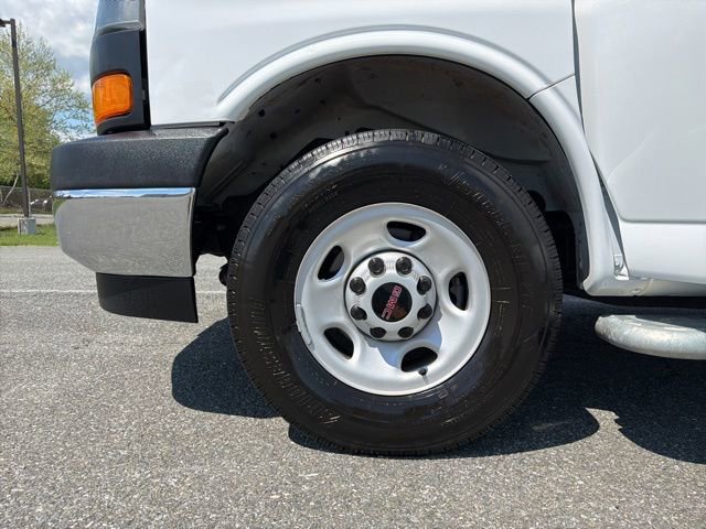 Used 2024 GMC Savana 2500 w/ Driver Convenience Package image 18