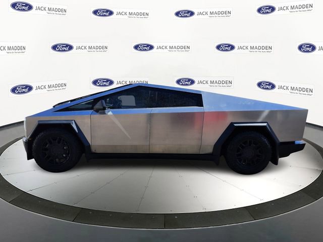 Used 2024 Tesla Cybertruck AWD Crew Cab image 2