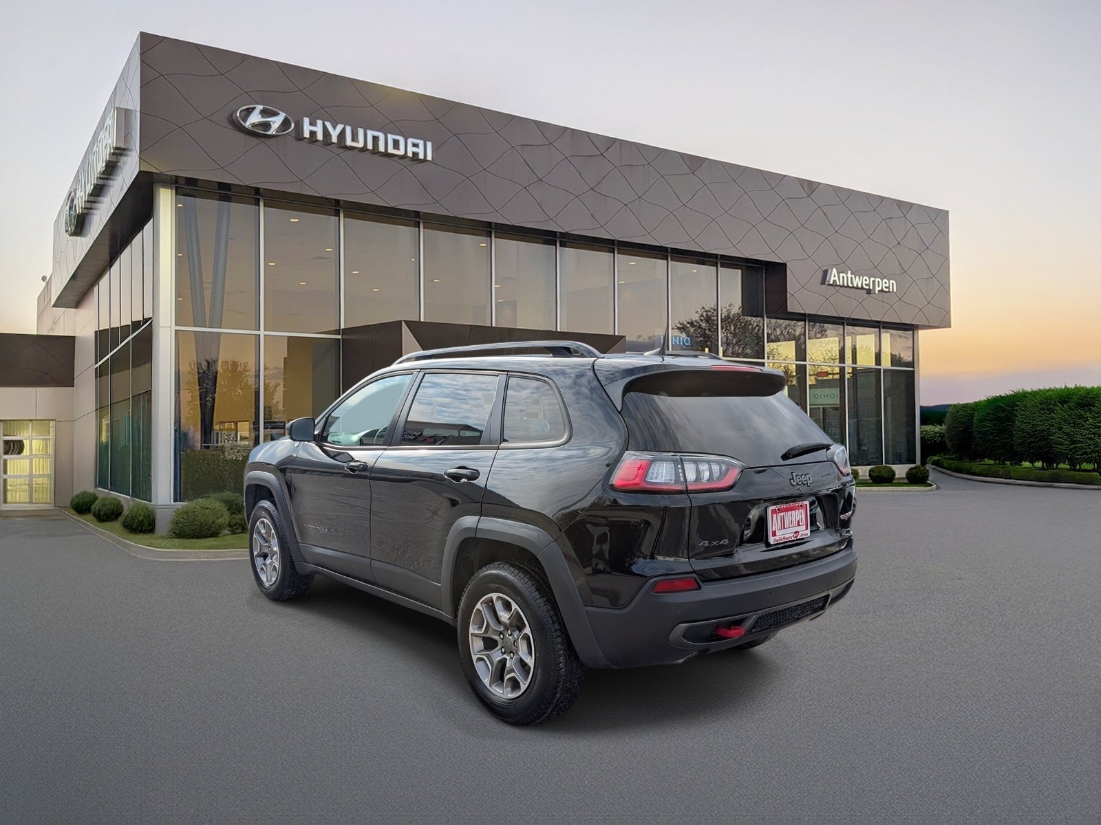 Used 2022 Jeep Cherokee Trailhawk AWD/4WD image 5