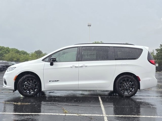 New 2025 Chrysler Pacifica Select w/ Fav Edition Package image 22