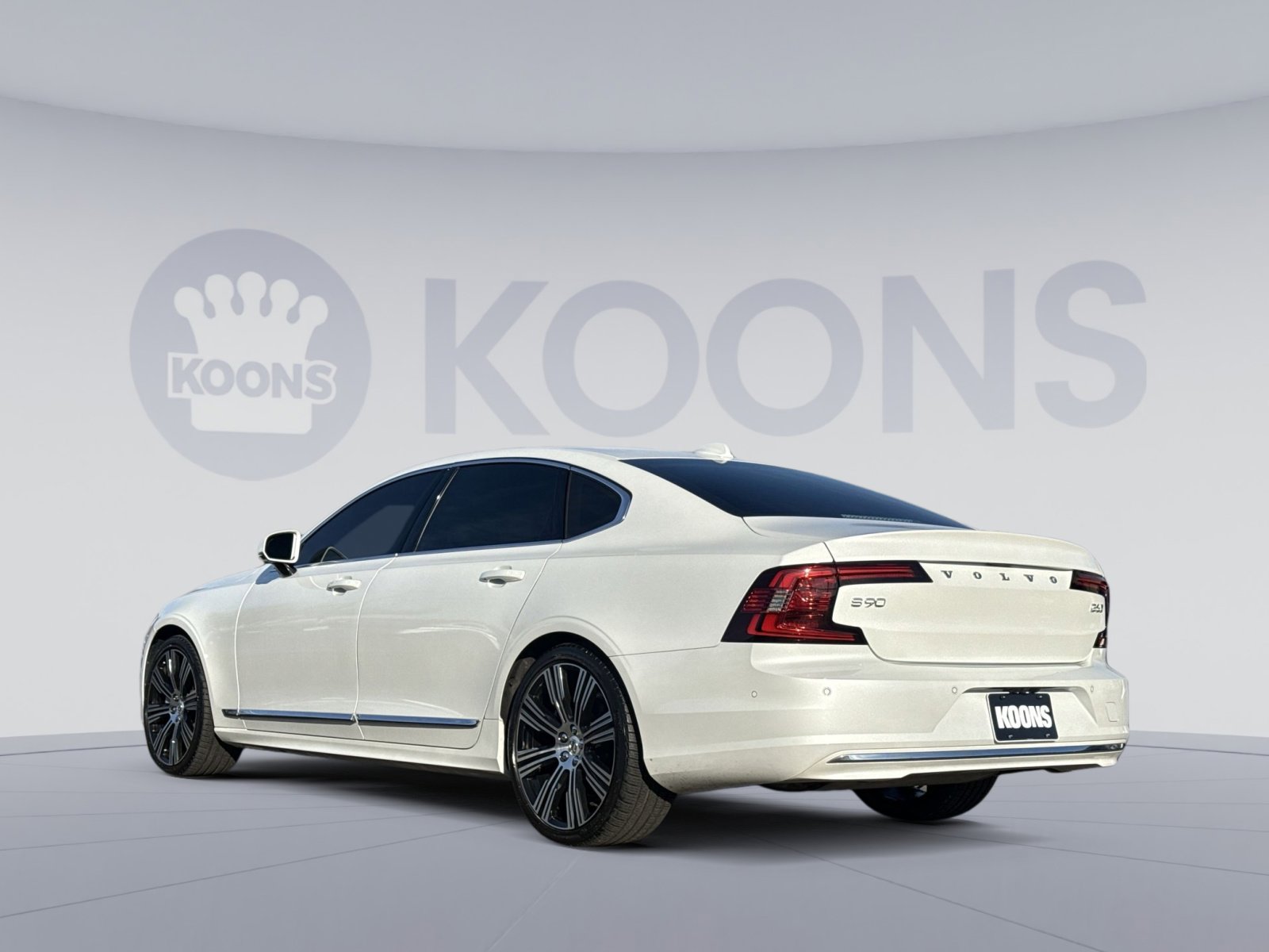 Used 2023 Volvo S90 B6 Ultimate image 4