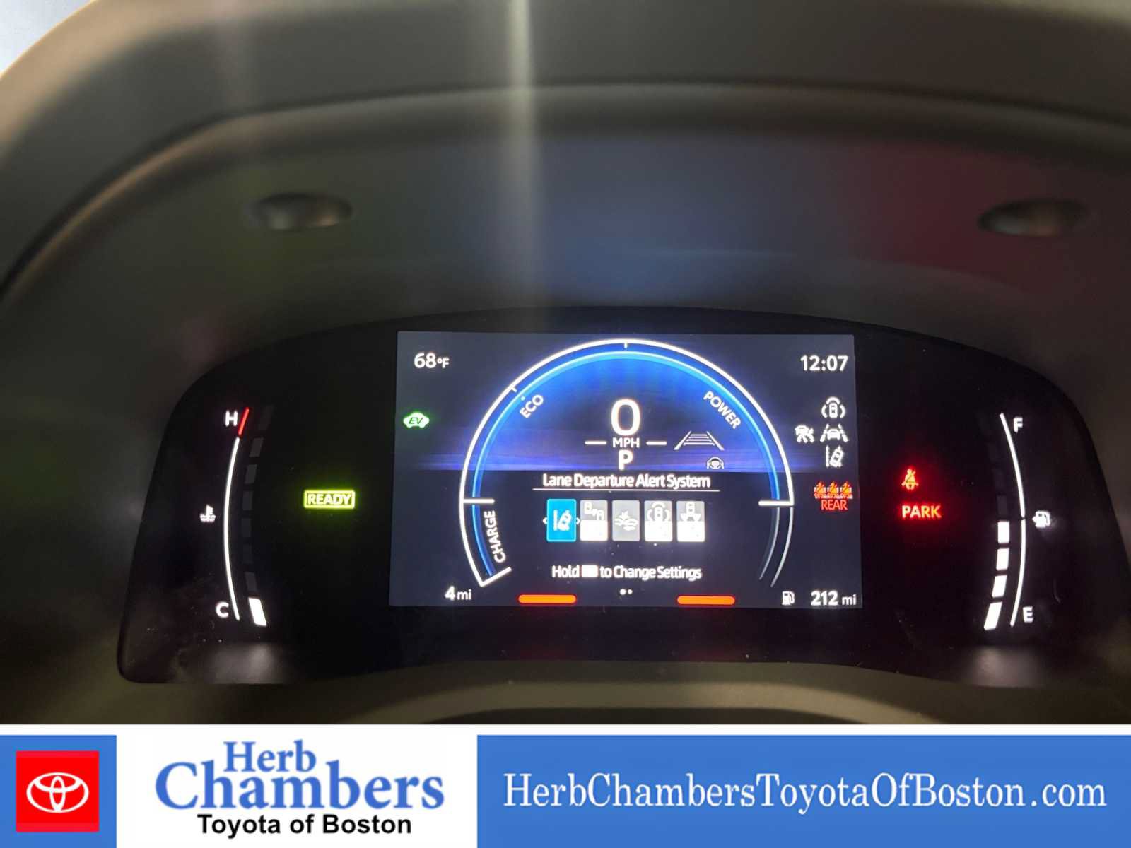 Used 2026 Toyota Camry SE FWD image 4