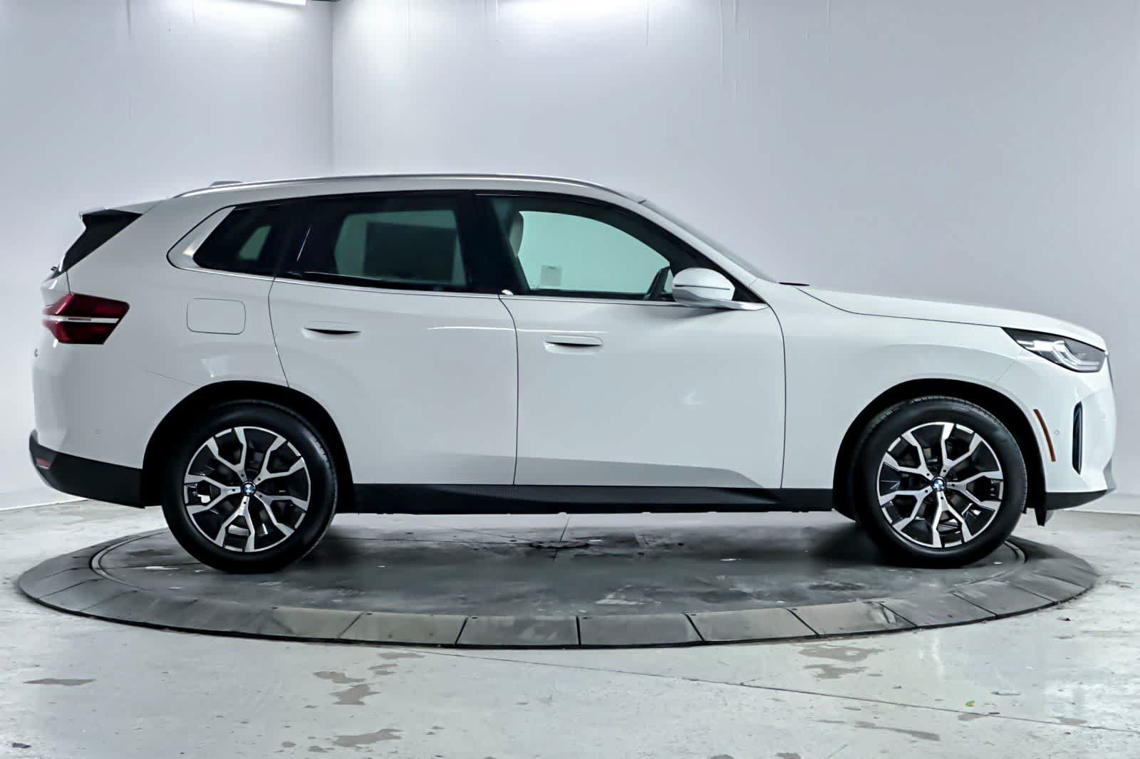 Used 2026 BMW X3 xDrive30i w/ Convenience Package AWD/4WD image 8