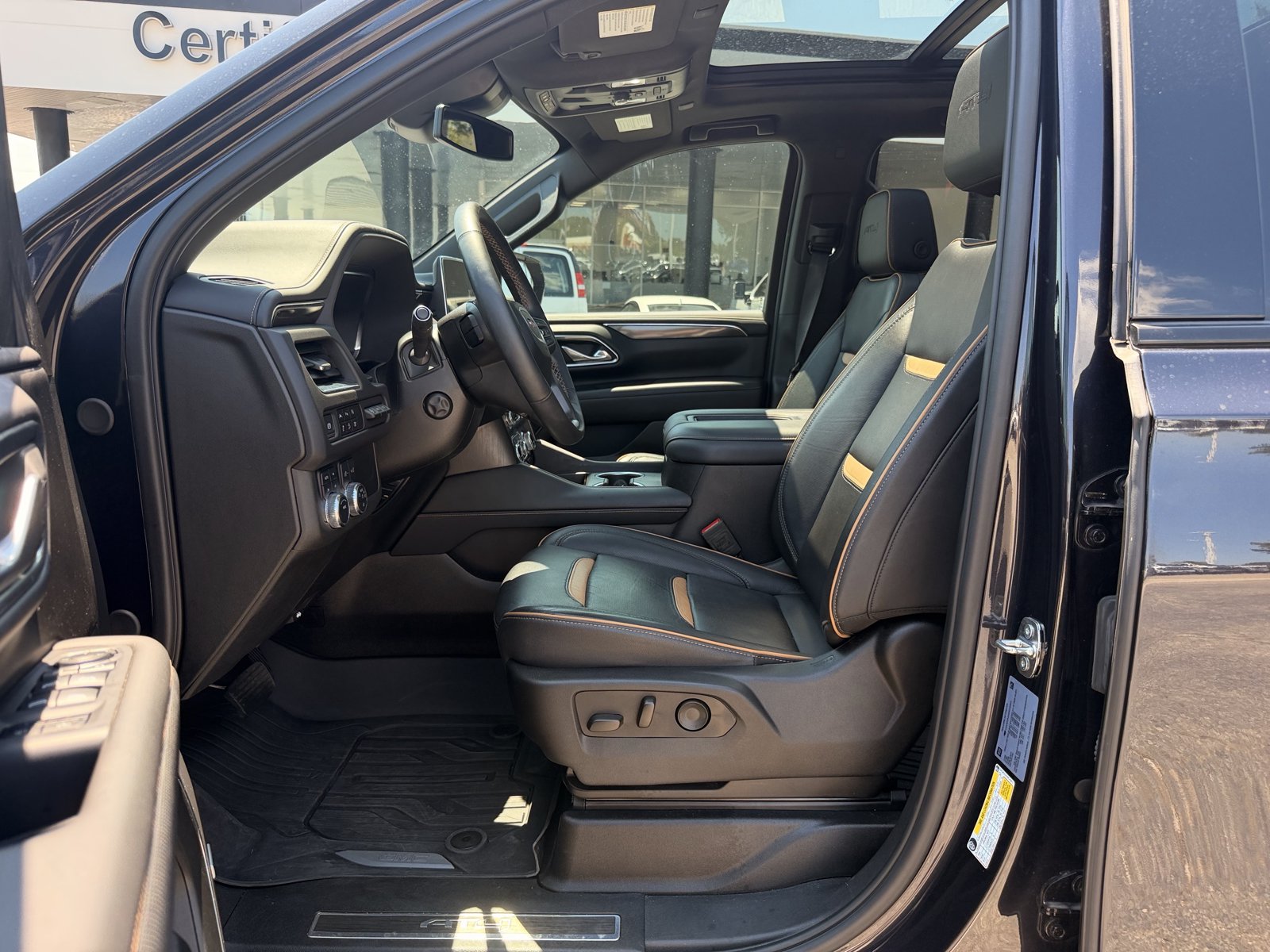 Used 2024 GMC Yukon AT4 w/ Technology Package AWD/4WD image 14