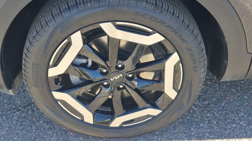 Certified 2025 Kia Telluride S image 22