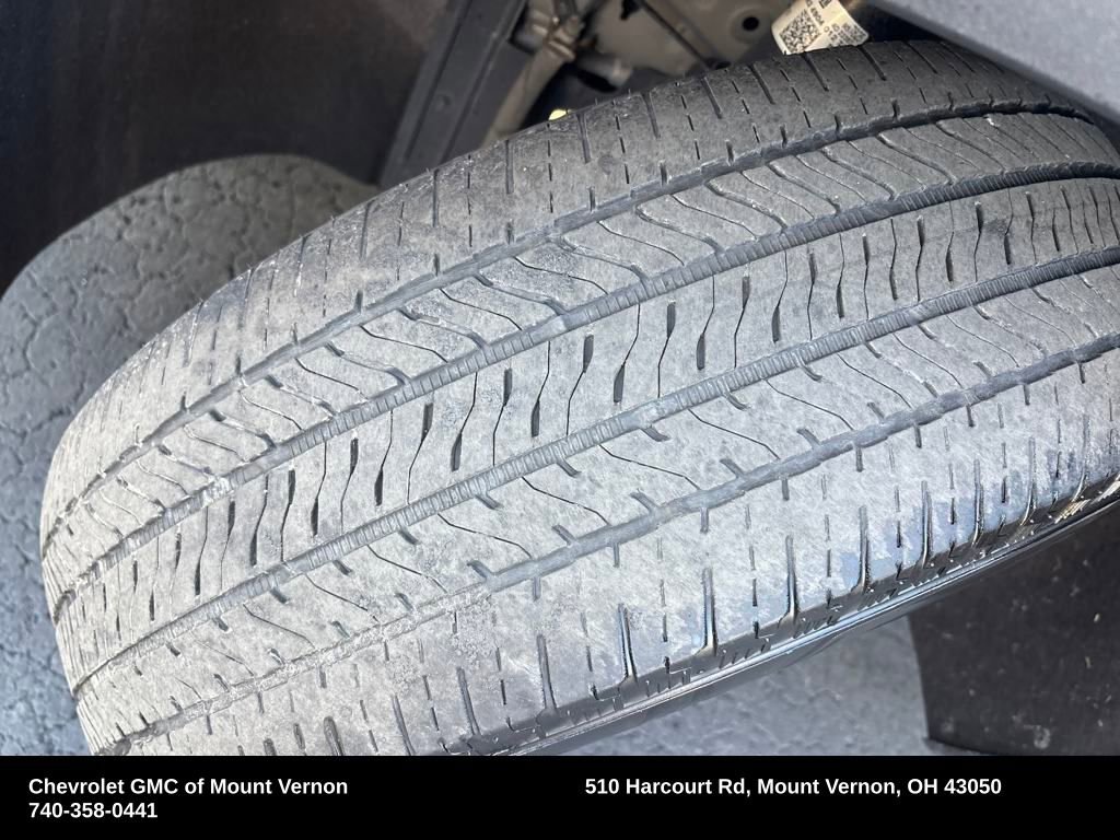 Used 2023 Chevrolet Traverse LT w/ LPO, Floor Liner Package image 28