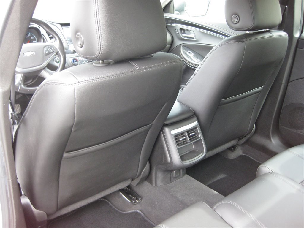 Used 2018 Chevrolet Impala LT FWD image 22