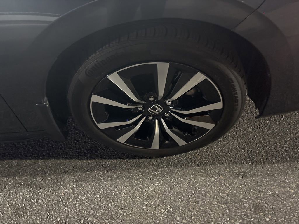 Used 2024 Honda Civic EX-L image 10