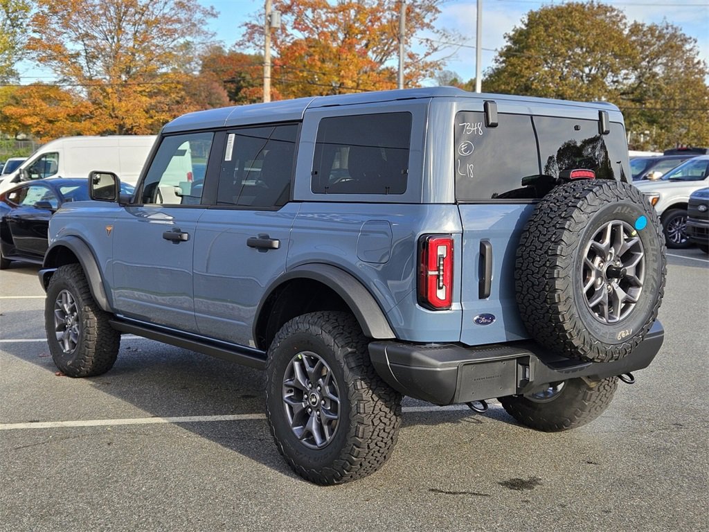 New 2025 Ford Bronco Badlands image 3