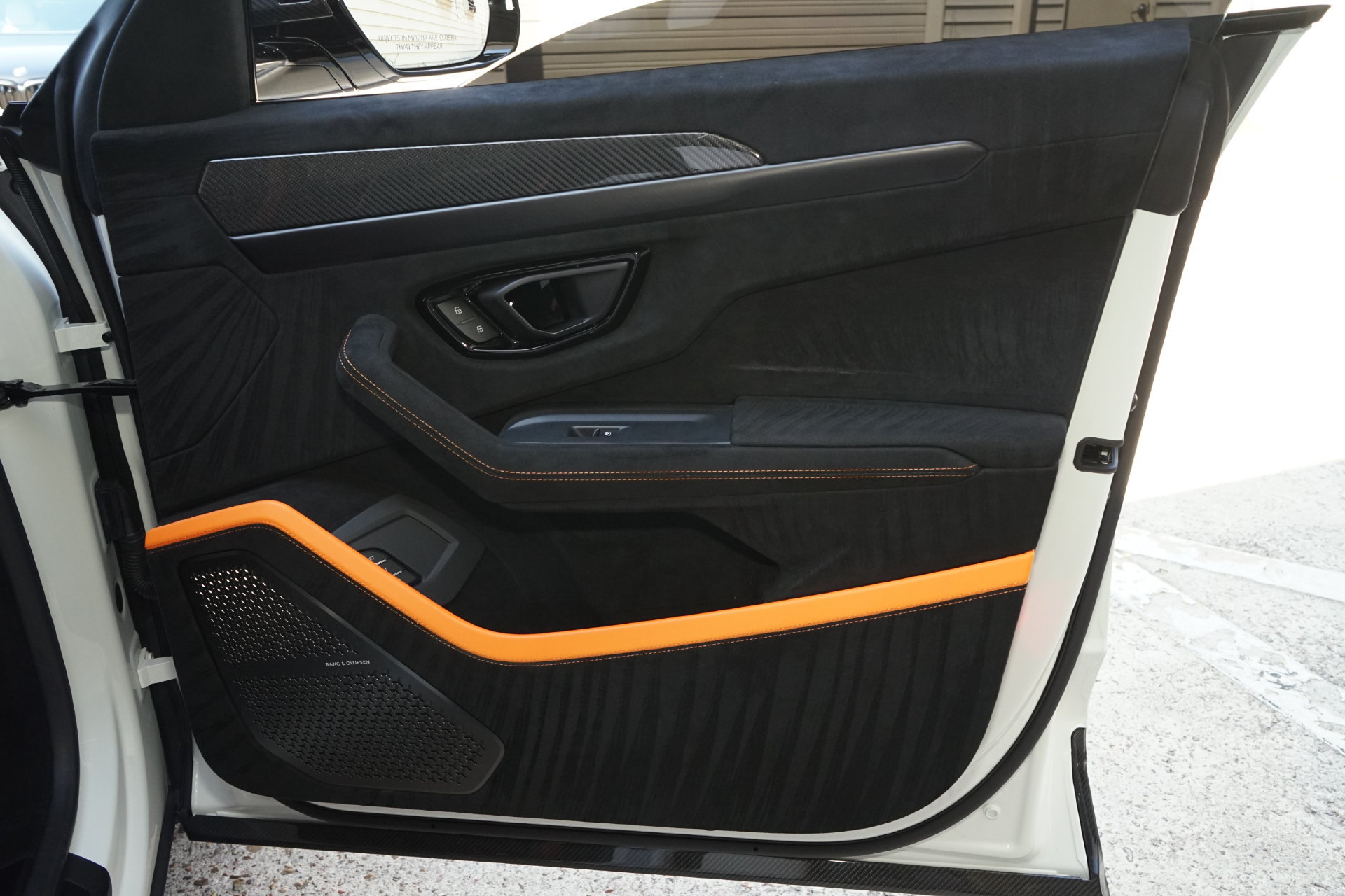 Used 2024 Lamborghini Urus Performante AWD/4WD image 36